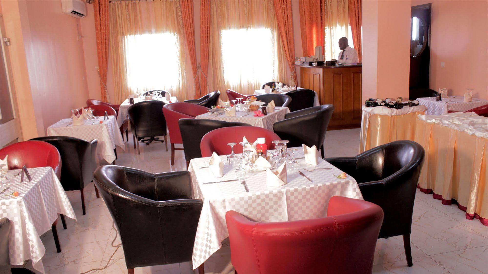 Hotel Mansel Yaoundé Exterior foto